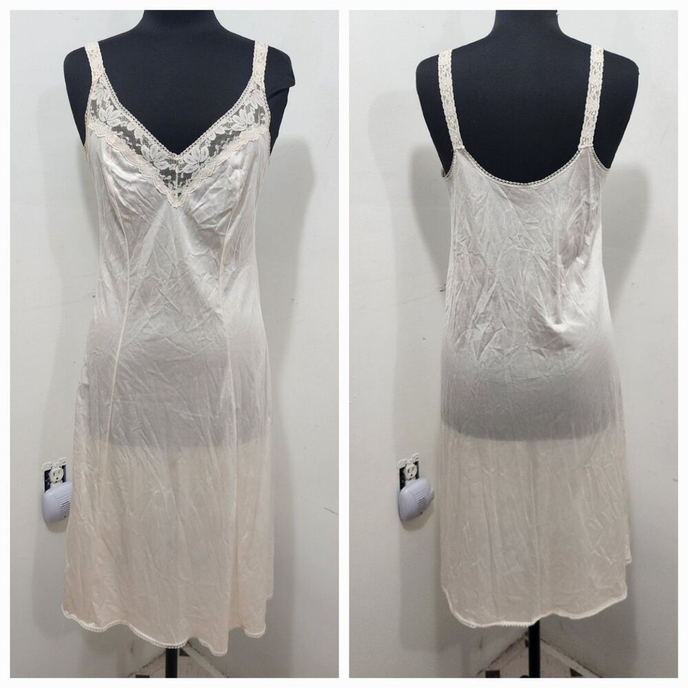 Vintage Maidenform Hollywood 70s Ivory Nylon 36 Full Slip Lace Trim Rockabilly